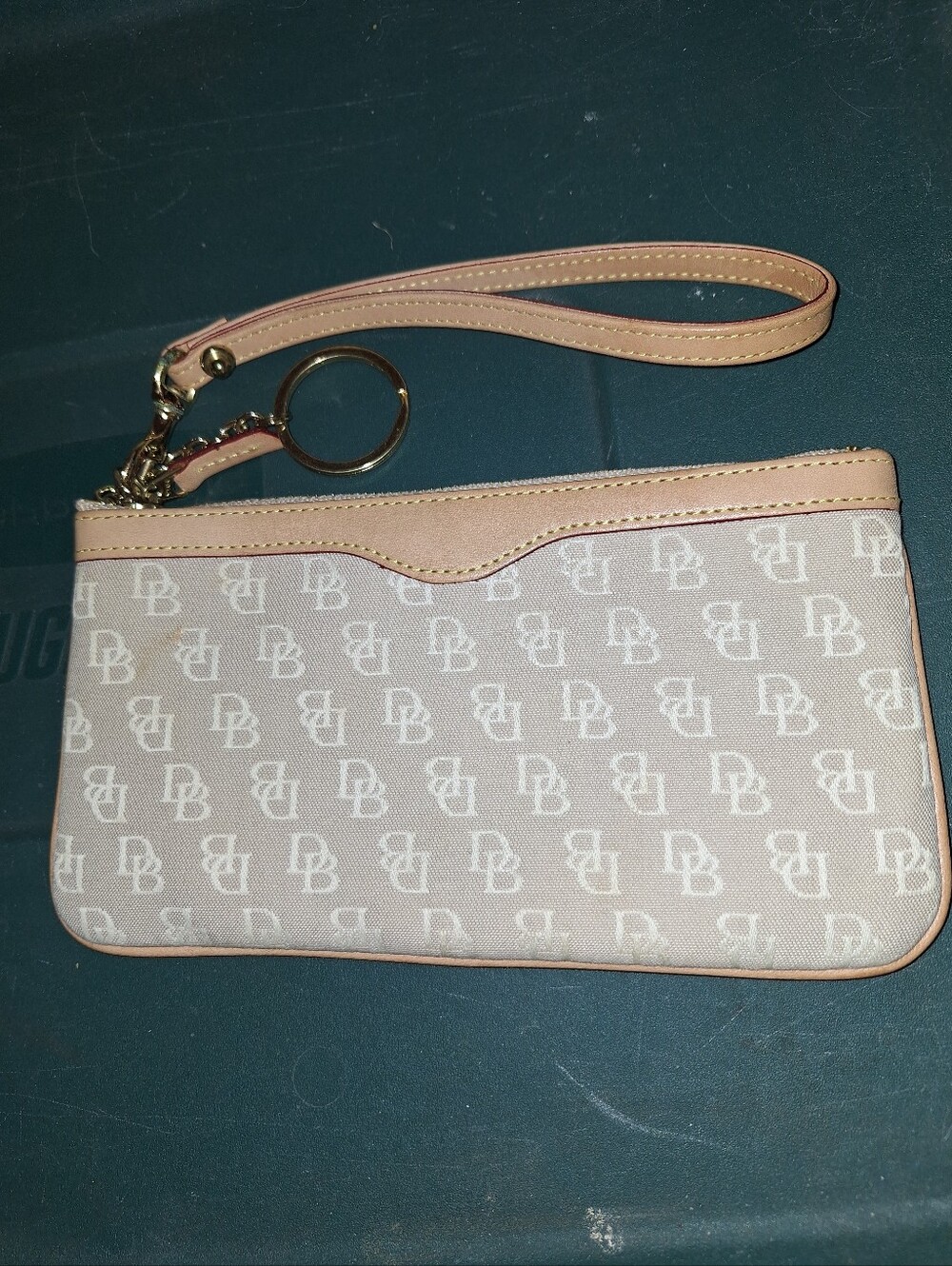 DOONEY& BOURKE  PURSE
